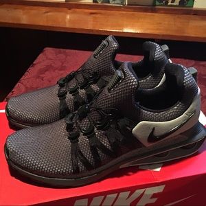 Nike Air Shox Gravity